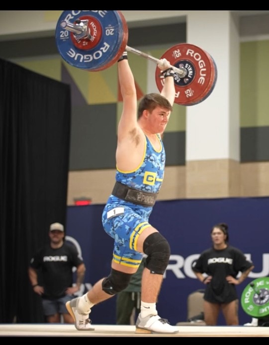Weightlifting training at Country Strong